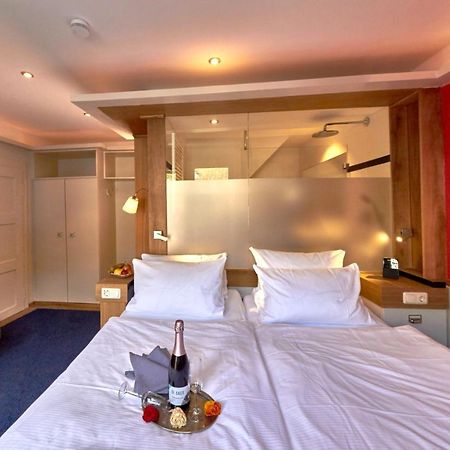 Rhein Hotel บาคาราค ภายนอก รูปภาพ