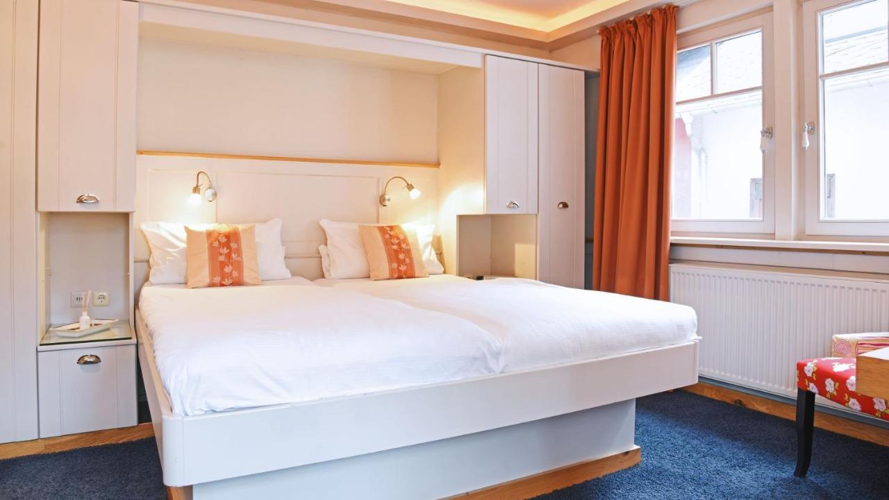 Rhein Hotel บาคาราค ภายนอก รูปภาพ